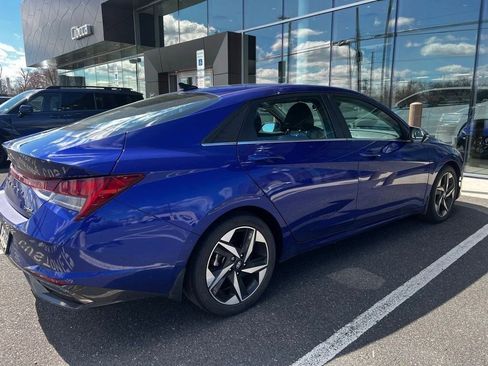 Used 2022 Hyundai Elantra Limited w/ Winter Weather Package image 8