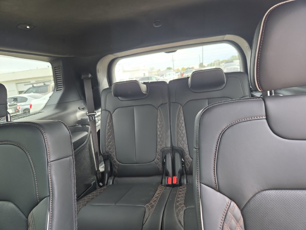 Used 2022 Jeep Grand Cherokee L Summit AWD/4WD image 19