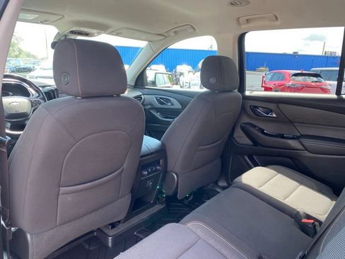 Used 2020 Chevrolet Traverse LT w/ Driver Confidence II Package FWD image 14