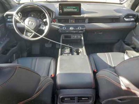 Used 2025 Honda Pilot TrailSport image 7