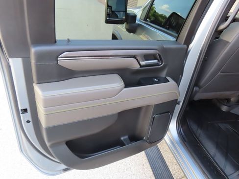 Used 2024 Chevrolet Silverado 2500 ZR2 w/ Technology Package AWD/4WD image 38