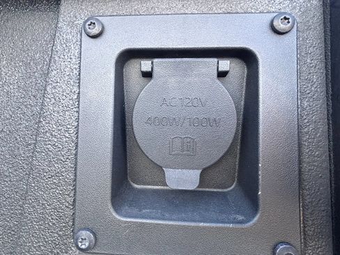 Used 2024 Toyota Tundra Platinum AWD/4WD image 28