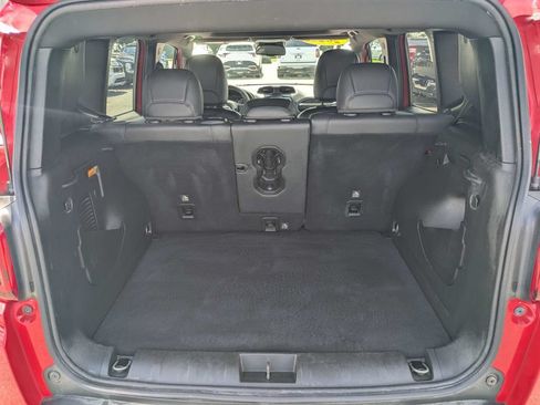 Used 2020 Jeep Renegade Altitude FWD image 12
