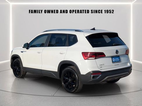 Certified 2023 Volkswagen Taos SE w/ Black Wheel Package FWD image 4