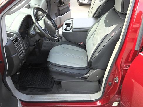 Used 2004 Nissan Titan SE w/ (Bed) Utility Bed Pkg AWD/4WD image 31