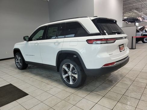 New 2025 Jeep Grand Cherokee Limited AWD/4WD image 5