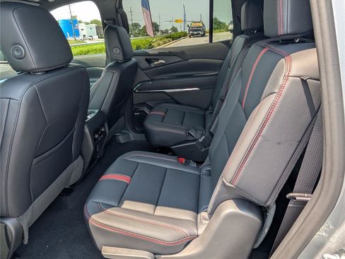 New 2026 Chevrolet Traverse RS AWD/4WD image 13