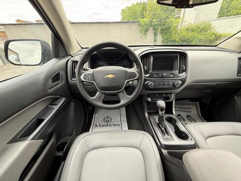Used 2022 Chevrolet Colorado W/T w/ WT Convenience Package RWD image 12