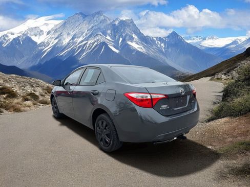 Used 2014 Toyota Corolla LE FWD image 3