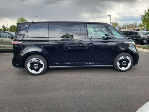 New 2025 Volkswagen ID. Buzz Pro S RWD image 9