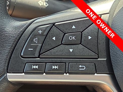Used 2024 Nissan Versa SV FWD image 21