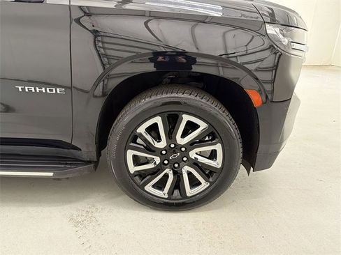 Used 2021 Chevrolet Tahoe Premier w/ Premium Package image 14