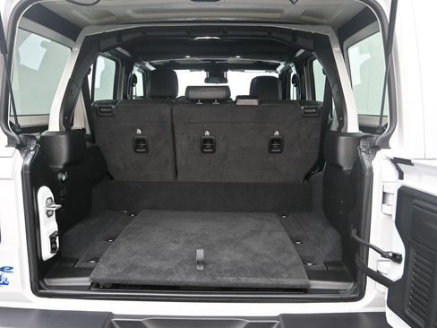 Used 2024 Jeep Wrangler Unlimited Sahara w/ Safety Group image 26