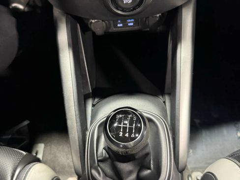 Used 2016 Hyundai Veloster Turbo image 20