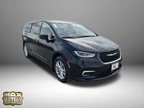 New 2026 Chrysler Pacifica Select image 12