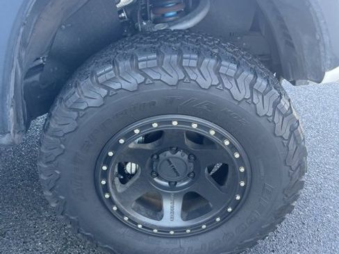 Used 2022 Toyota Tacoma TRD Off-Road image 4