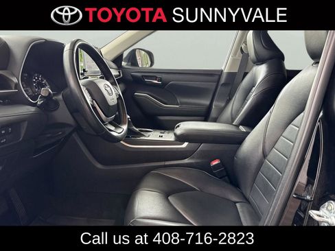 Used 2023 Toyota Highlander XLE FWD image 14