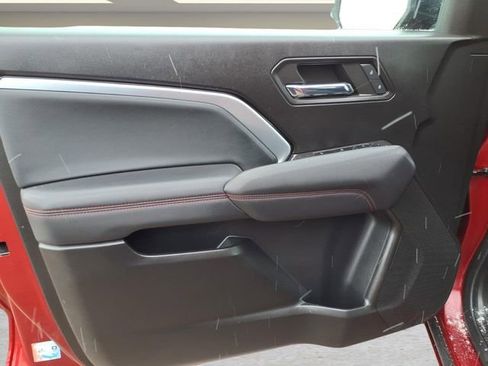 Used 2023 Chevrolet Colorado Z71 w/ Z71 Convenience Package 2 image 14