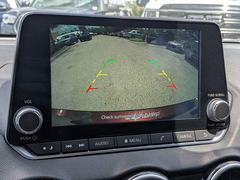 Used 2024 Nissan Sentra SV FWD image 31