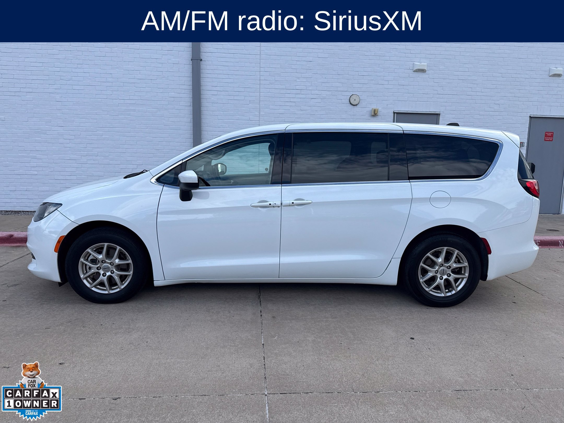 Used 2023 Chrysler Voyager LX FWD image 7