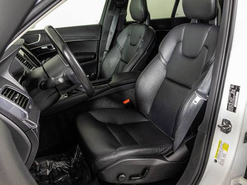 Used 2020 Volvo XC90 T5 Momentum w/ Protection Package AWD/4WD image 21