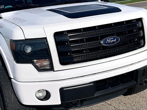 Used 2014 Ford F150 FX4 w/ Equipment Group 402A Luxury AWD/4WD image 4