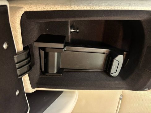 Used 2016 Rolls-Royce Wraith RWD image 39