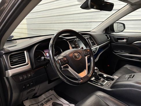 Used 2018 Toyota Highlander Limited Platinum image 12