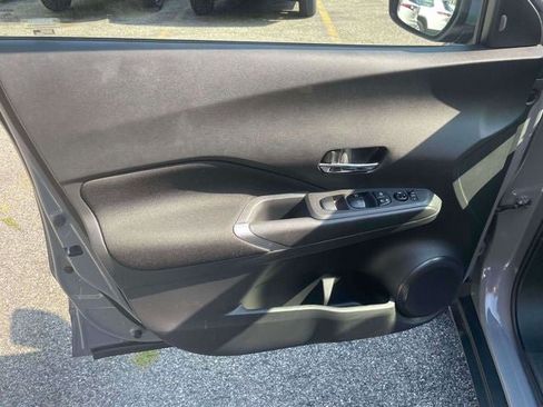 Used 2023 Nissan Kicks SV FWD image 18