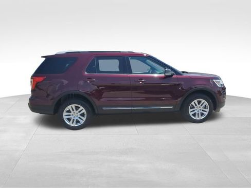 Used 2019 Ford Explorer XLT w/ Equipment Group 201A AWD/4WD image 3