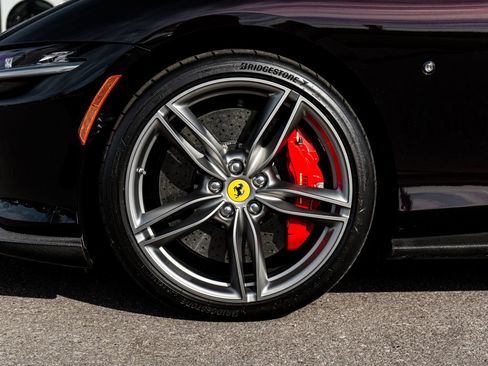 Used 2024 Ferrari Roma Spider image 6