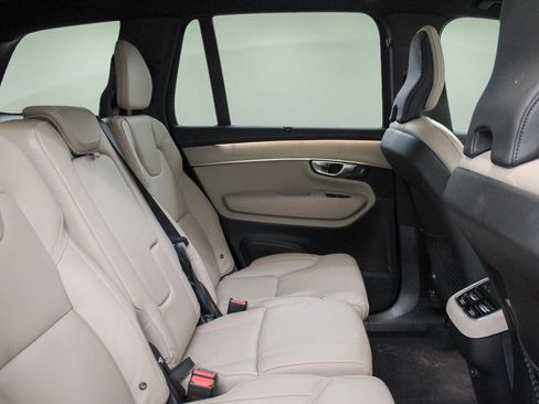 Used 2025 Volvo XC90 B5 Ultra AWD/4WD image 27
