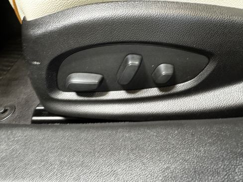 Used 2018 Chevrolet Impala Premier FWD image 32