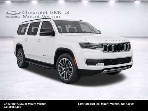 Used 2024 Jeep Wagoneer L Series II w/ Flexible Seating Group AWD/4WD image 22