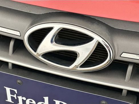 Used 2020 Hyundai Elantra SE FWD image 22