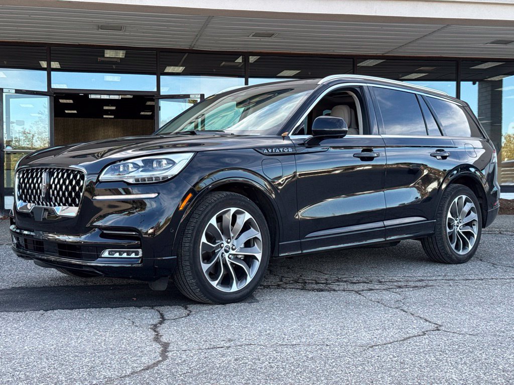 Used 2023 Lincoln Aviator Grand Touring w/ Equipment Group 301A AWD/4WD image 12