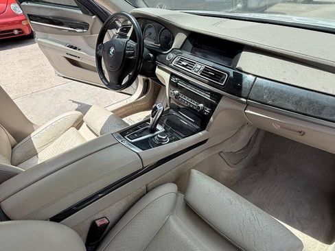 Used 2009 BMW 750Li RWD image 38