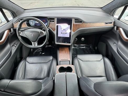 Used 2017 Tesla Model X 75D image 27