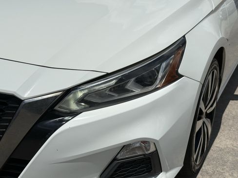 Used 2019 Nissan Altima 2.5 SR FWD image 11