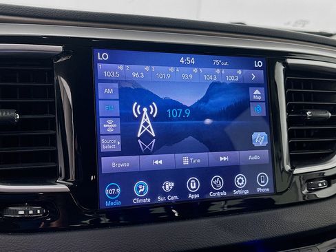 Used 2019 Chrysler Pacifica Touring-L Plus w/ Advanced Safetytec Group FWD image 21