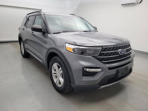 Used 2021 Ford Explorer XLT w/ Equipment Group 202A AWD/4WD image 13