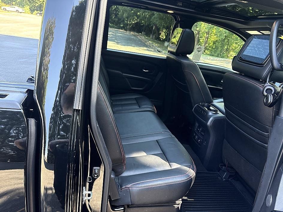 Used 2020 Nissan Titan PRO-4X w/ Pro-4x Convenience Package AWD/4WD image 11