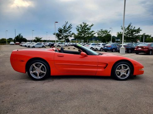 Used 2000 Chevrolet Corvette Convertible w/ Performance Handling Pkg image 12