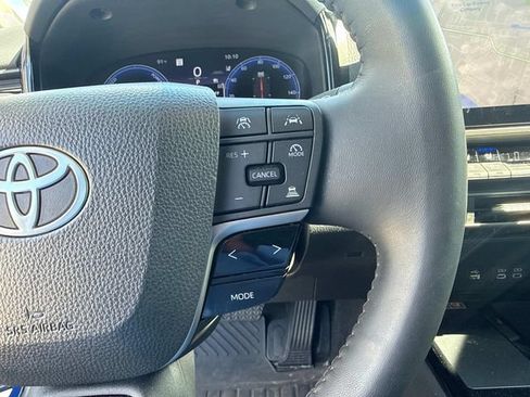 Used 2025 Toyota Camry XLE w/ Premium Plus Package FWD image 29