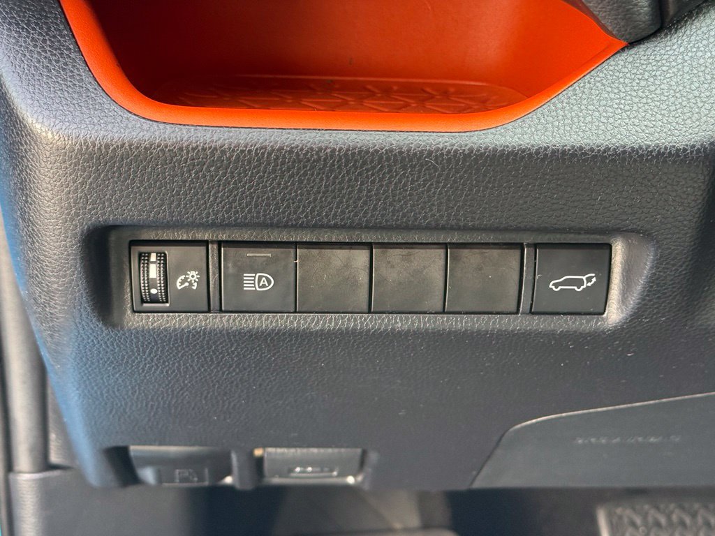 Used 2019 Toyota RAV4 Adventure AWD/4WD image 14