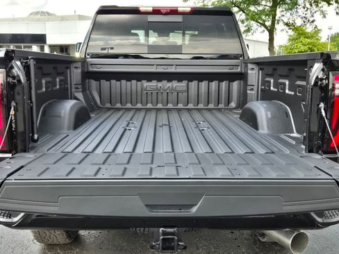 New 2025 GMC Sierra 2500 Denali Ultimate image 13