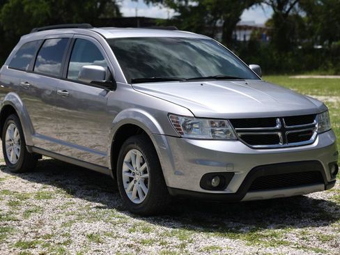 Used 2017 Dodge Journey SXT w/ Comfort/Convenience Group FWD image 15