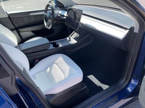 Used 2024 Tesla Model Y Long Range AWD/4WD image 20