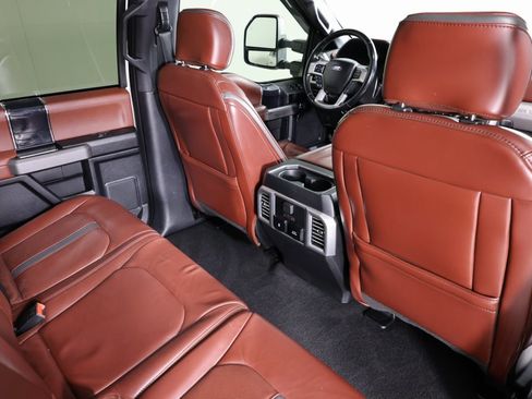 Used 2020 Ford F350 Platinum w/ FX4 Off-Road Package image 42