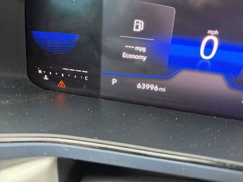 Used 2023 Volkswagen Taos SE w/ Black Wheel Package image 43